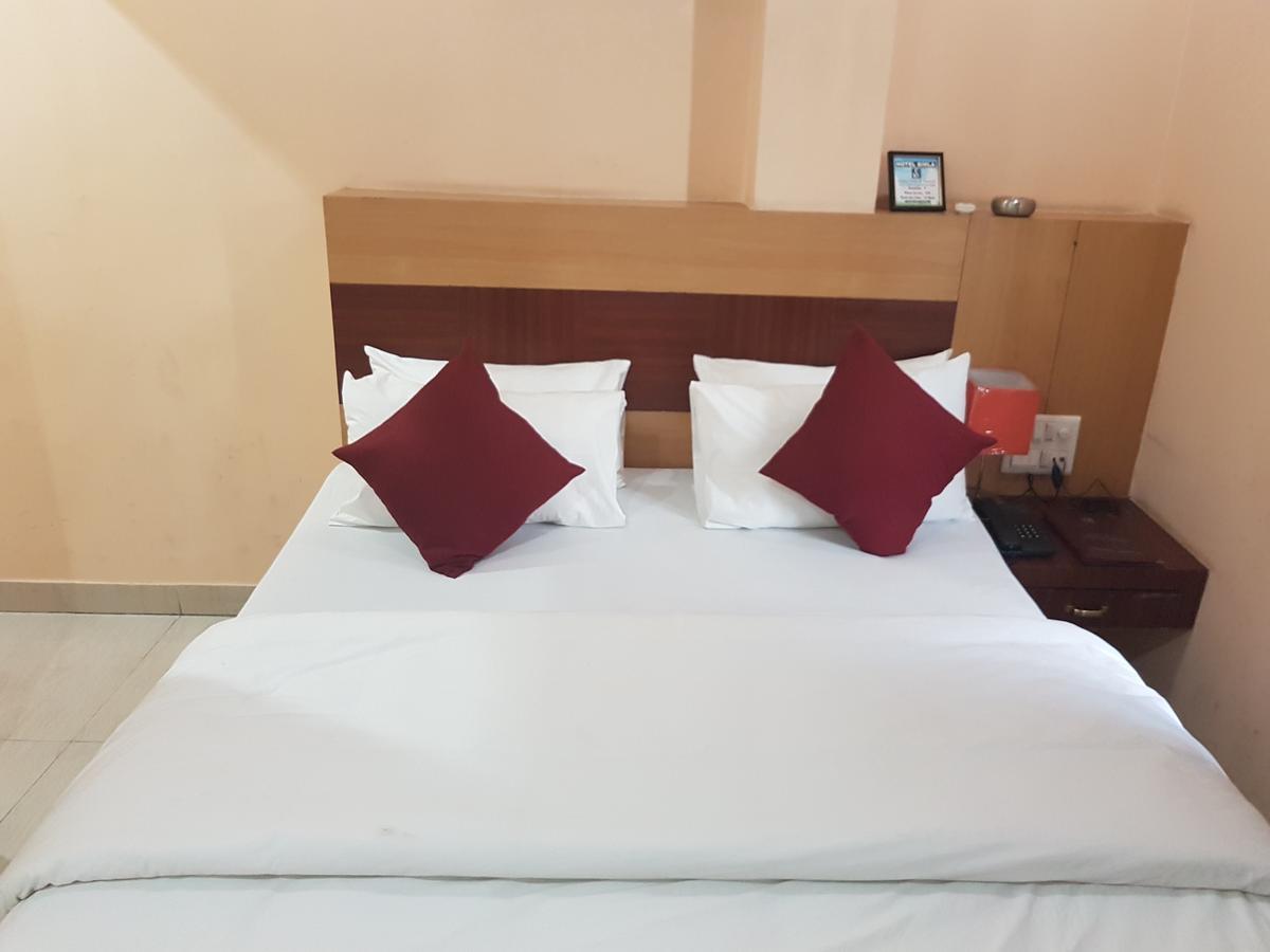 Hotel Simla Сіліґурі Екстер'єр фото